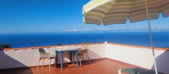 Apartment 'Isabel' with Sea View, Shared Terrace and Wi-Fi