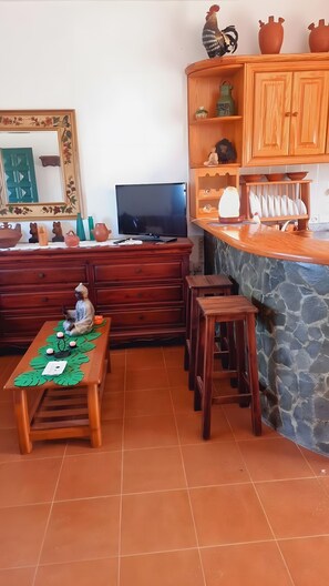 Interior - Apartment 'Isabel' with Sea View, Shared Terrace, and Wi-Fi (Tijarafe)