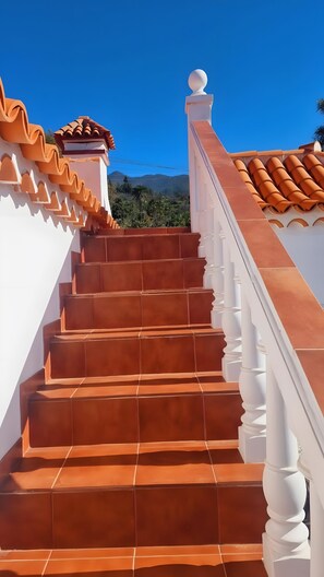 Property grounds - Apartment 'Isabel' with Sea View, Shared Terrace, and Wi-Fi (Tijarafe)