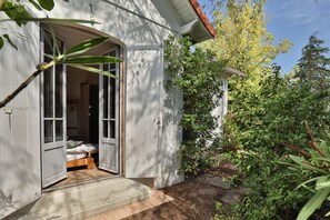 تفاصيل الفندق من الخارج