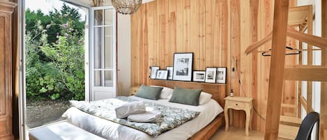 3 bedrooms, iron/ironing board, free WiFi