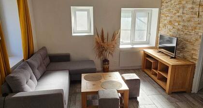 CasÄ micÄ liniÈtitÄ, cochetÄ la ÈarÄ Ăźn apropiere de zone turistice Èi de ocean