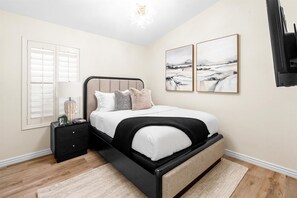 3 bedrooms, iron/ironing board, free WiFi, bed sheets