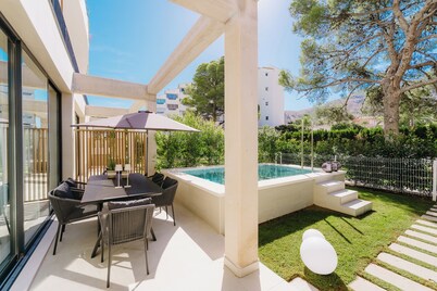 2 Bedrooms. 2 Bathrooms. XL Terrace. Private Swimming Pool (203)