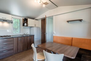 Fridge, stovetop, cookware/dishes/utensils