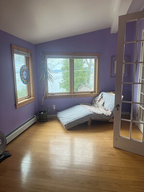 3 chambres, fer et planche à repasser, Wi-Fi, draps fournis