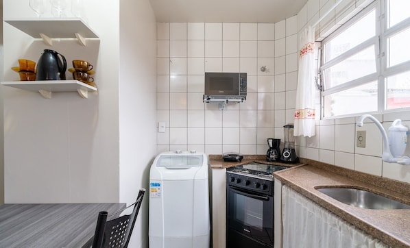 Departamento básico | Cocina privada