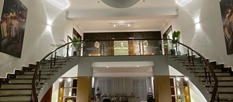 Fabulous 5-bedroom palace with AC in El Sheikh Zayed City