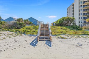 House, Multiple Beds (Flip Flop Living NSB) | Property grounds