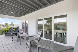 House, Multiple Beds (Flip Flop Living NSB) | Terrace/patio