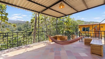 Deluxe-Doppelzimmer, Terrasse, Bergblick | Terrasse/Patio