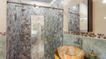 Deluxe Double Room, Patio, Mountain View | Bathroom