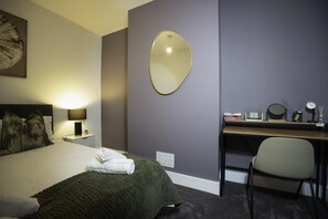 3 makuuhuonetta, silitysrauta/-lauta, internet, vuodevaatteet