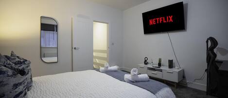 3 chambres, fer et planche à repasser, accès Internet, draps fournis