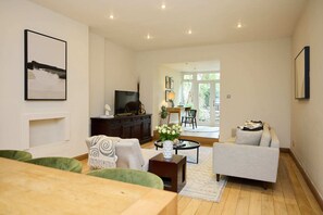 Apartment | Living area