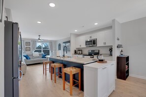 電子レンジ、オーブン、コンロ、食器洗い機