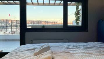 Dúplex panorámico, vista al mar | Cortinas blackout, tabla de planchar con plancha y wifi gratis