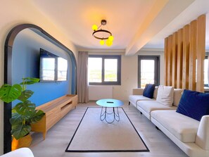 Cortinas blackout, tabla de planchar con plancha y wifi gratis