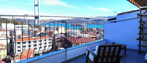 Dúplex panorámico, vistas al mar | Terraza o patio