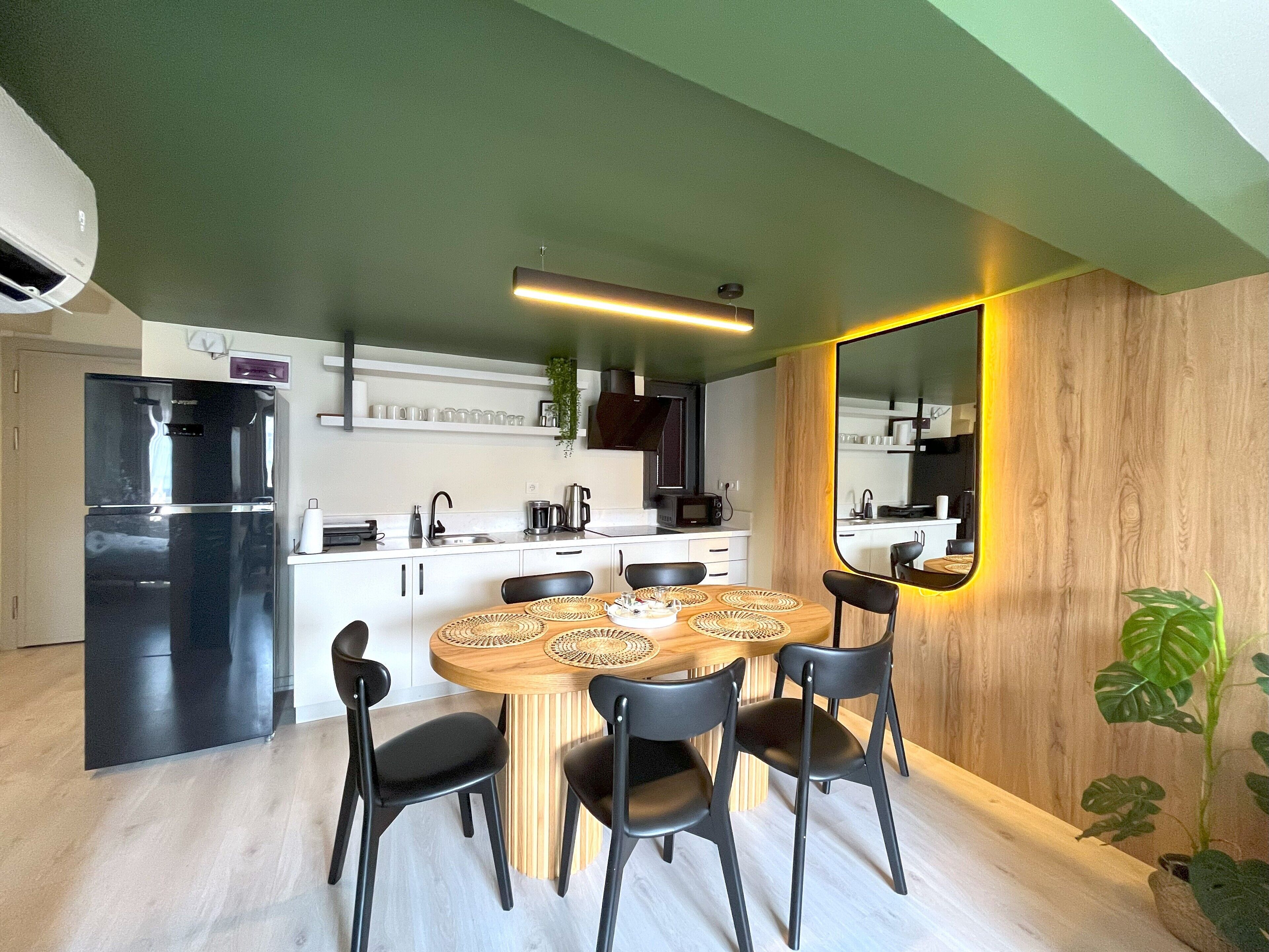 Romantic Duplex, Sea View | Blackout drapes, iron/ironing board, free WiFi