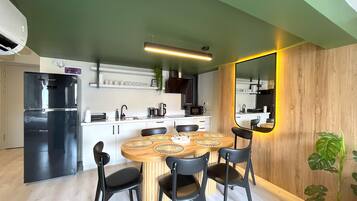 Romantic Duplex, Sea View | Blackout drapes, iron/ironing board, free WiFi