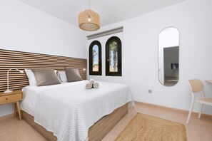 2 chambres, fer et planche à repasser, Wi-Fi, draps fournis