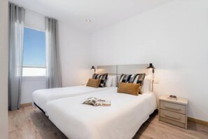 4 bedrooms, desk, iron/ironing board, free WiFi