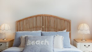 WiFi, bed sheets