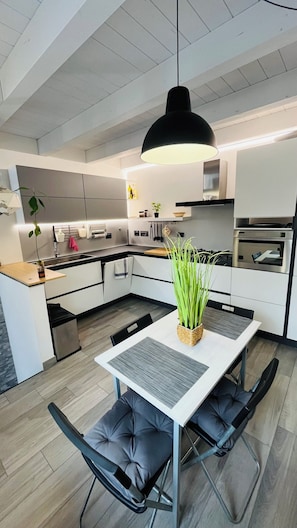 Dining - Frascati Tower B&B (Frascati)