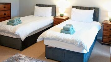 Cottage | 3 bedrooms, individually decorated, individually furnished, free WiFi