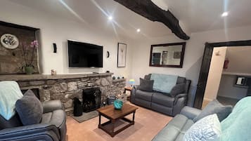 Cottage | Living area