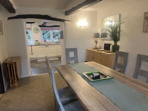 Cottage | Dining - The Old Farmhouse at Brackenthwaite Farm (Carnforth)