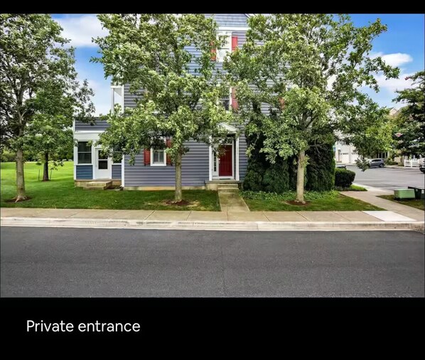 Exterior - Charming 3-bedroom townhome in fabulous Rehoboth Beach with AC (Rehoboth Beach)