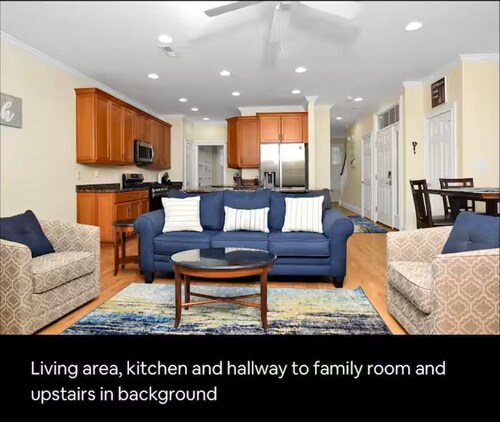 Charming 3-bedroom townhome in fabulous Rehoboth Beach with AC