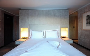 Deluxe Apartment | Free WiFi, bed sheets