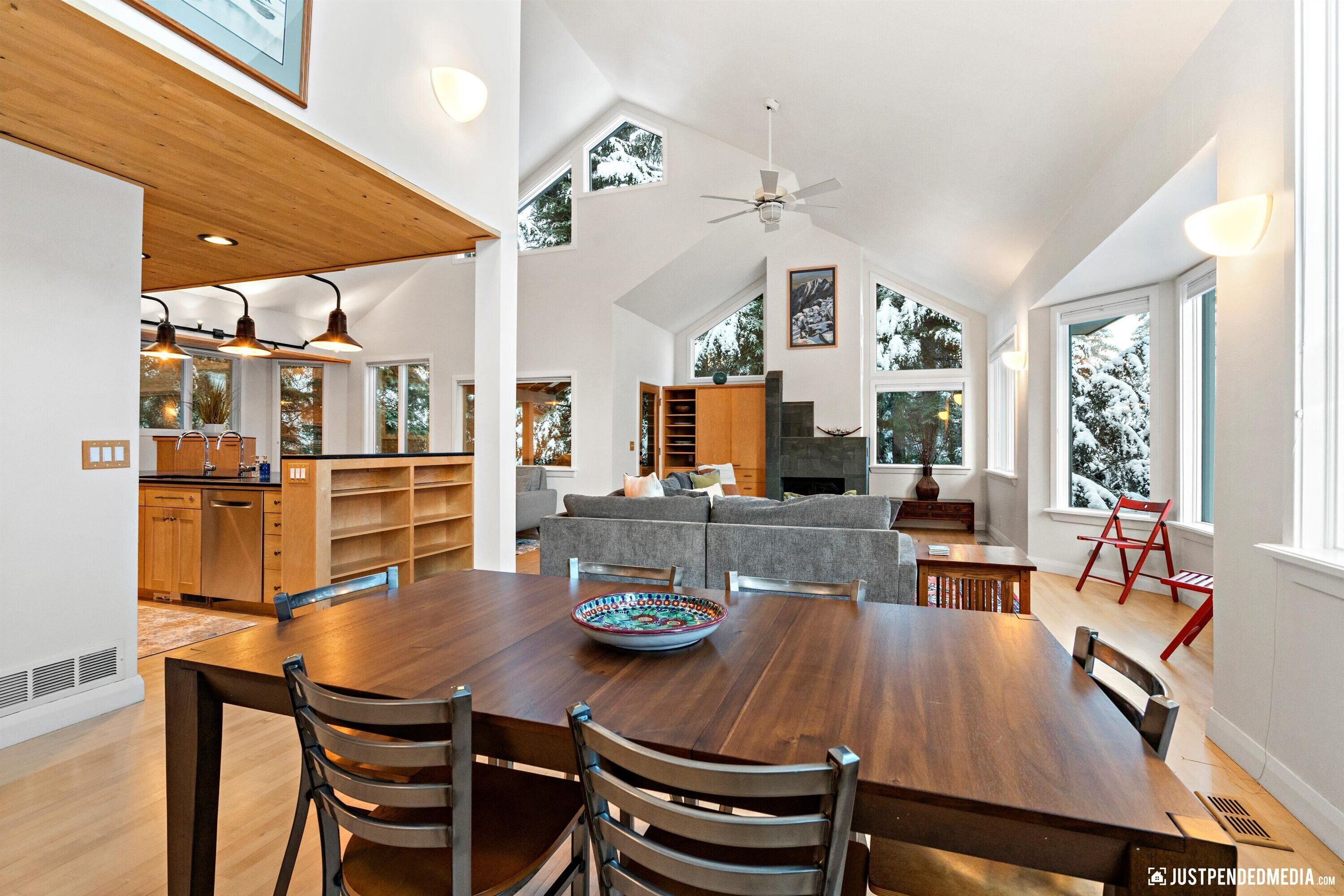 المنشأة من الداخل