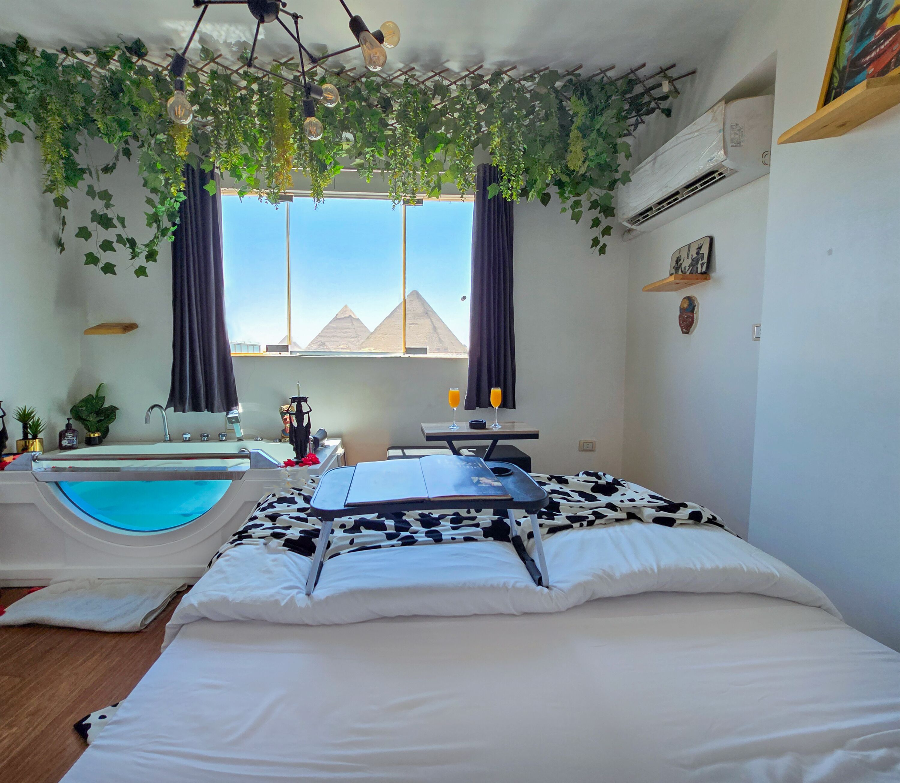 1 slaapkamer, een strijkplank/strijkijzer, internet, beddengoed