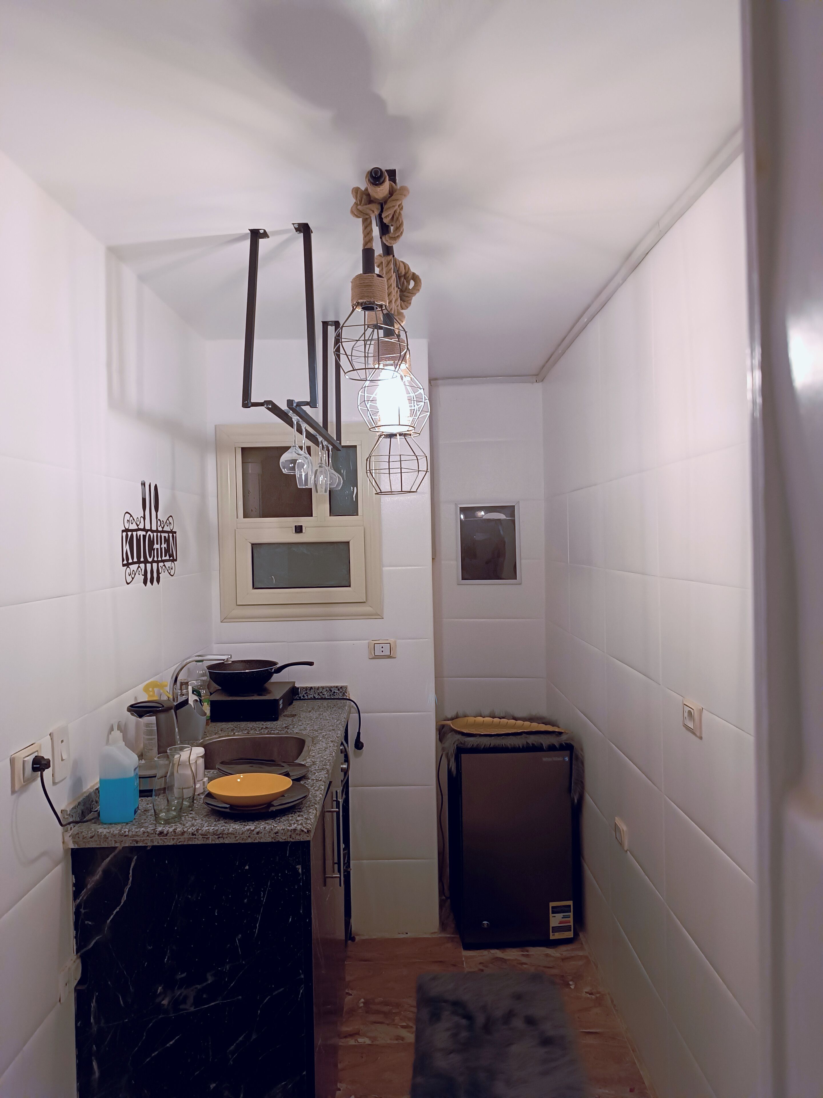 Een magnetron, een kookplaat