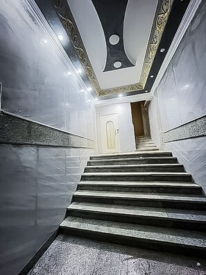 Interior - Pyramids Icon Jaccuzi with pyramids view (Giza Governorate)