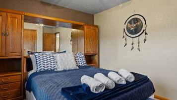 3 bedrooms, WiFi, bed sheets