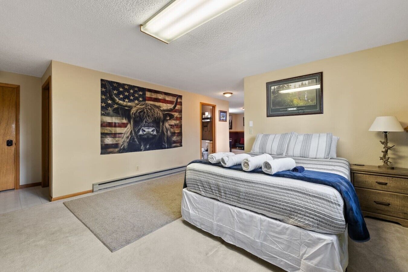 3 bedrooms, desk, WiFi, bed sheets