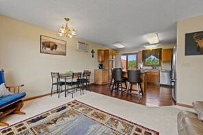 Interior - Cozy Nemo Road Retreat 3 bed fenced yard (Rapid City)