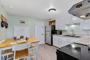 Microwave, oven, stovetop, coffee/tea maker