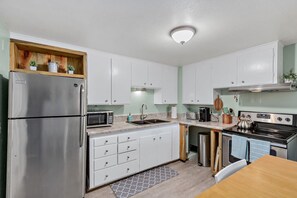 Microwave, oven, stovetop, coffee/tea maker