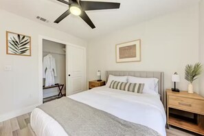 2 chambres, fer et planche à repasser, Wi-Fi gratuit, draps fournis