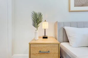 2 室のベッドルーム、アイロン / アイロン台、WiFi (無料)、ベッドシーツ