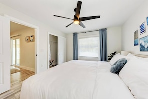 2 bedrooms, iron/ironing board, free WiFi, bed sheets