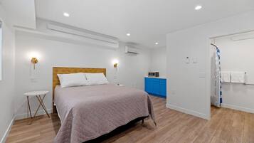 WiFi, bed sheets