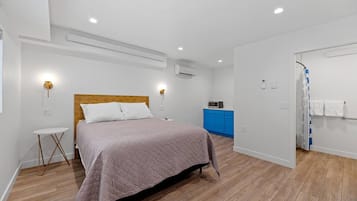 WiFi, bed sheets