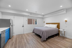 WiFi, bed sheets